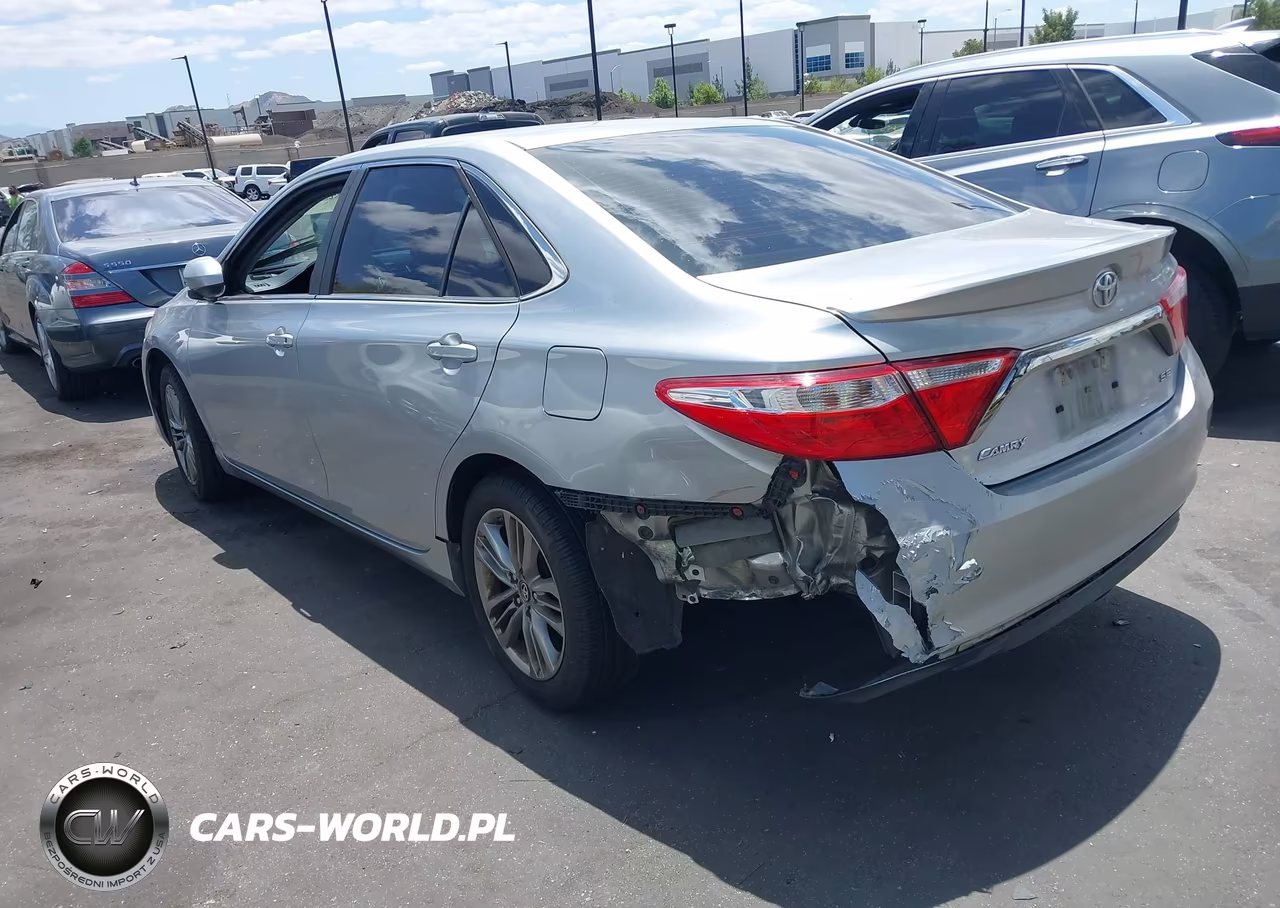 2017 Toyota Camry Se VIN:4T1BF1FK1HU748651 - 3