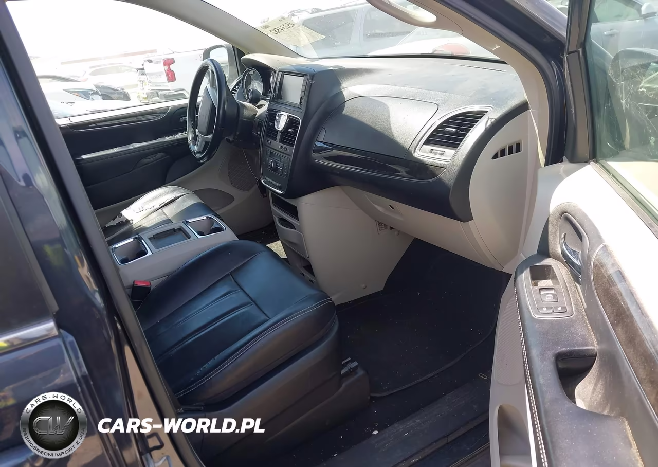 2014 Chrysler Town & Country Touring VIN:2C4RC1BG4ER358388 - 5