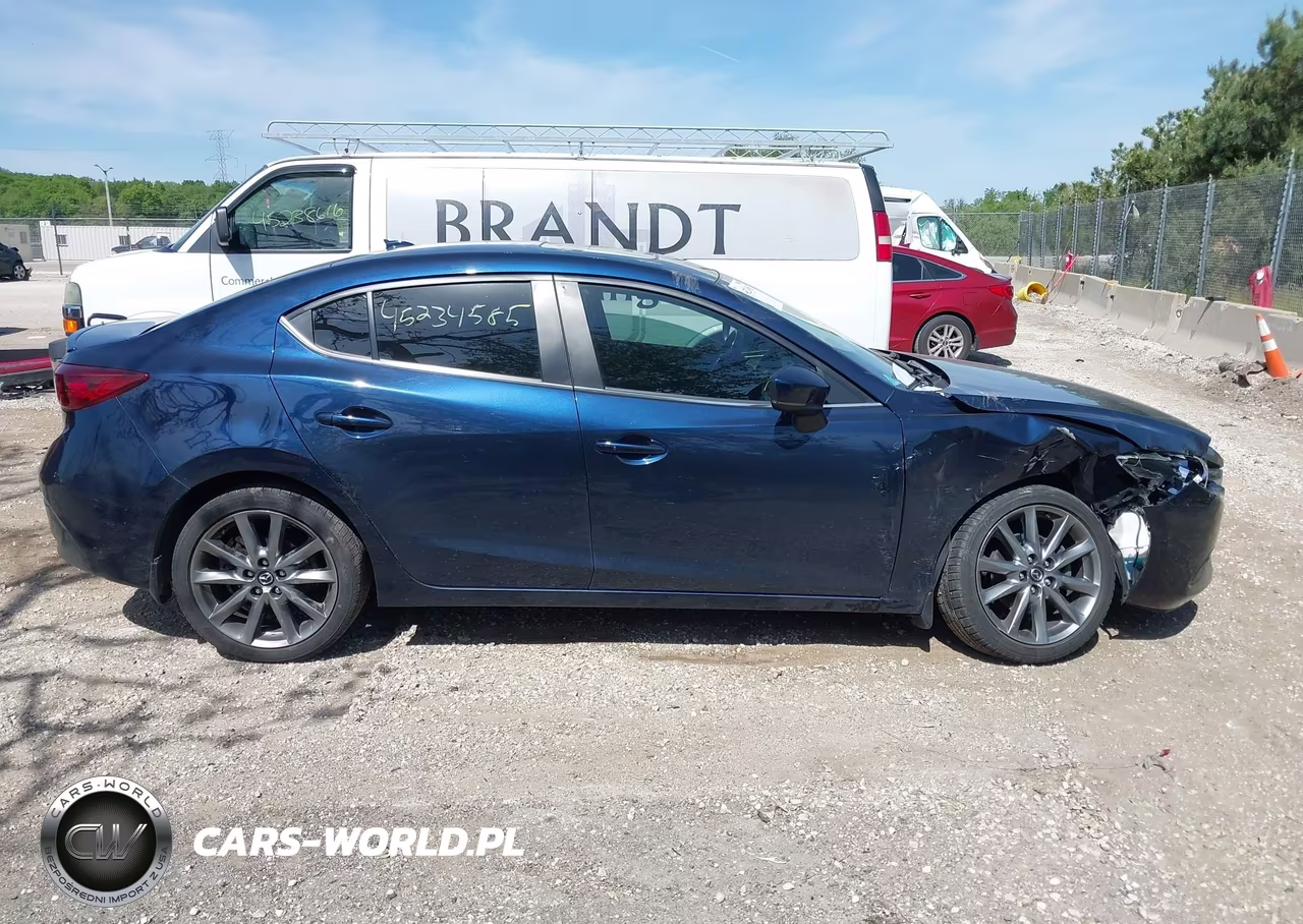 2018 Mazda Mazda3 Touring VIN:3MZBN1V34JM252073 - 14