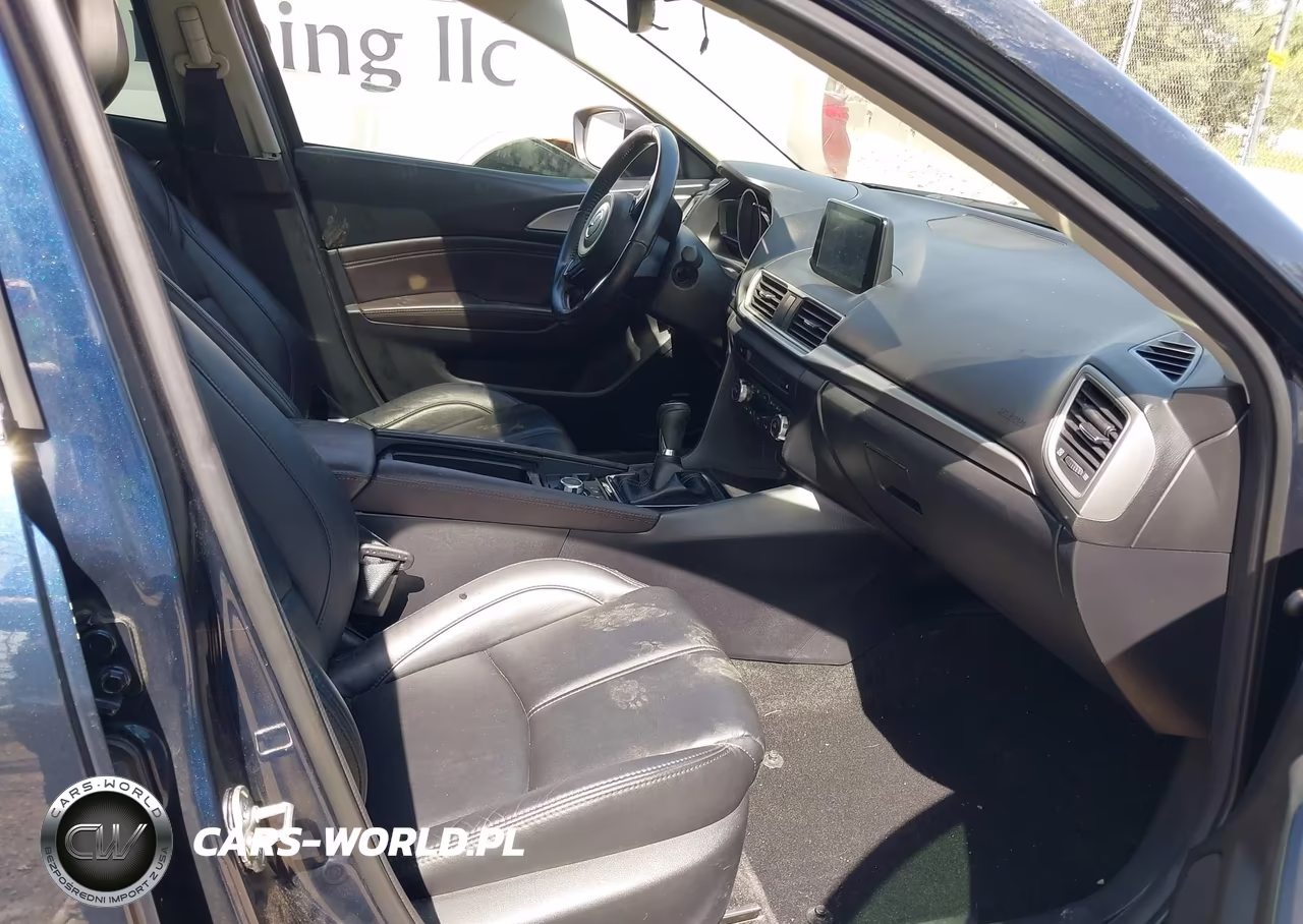 2018 Mazda Mazda3 Touring VIN:3MZBN1V34JM252073 - 5