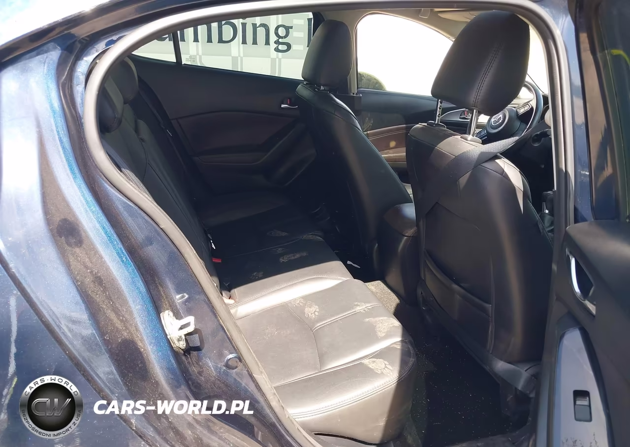 2018 Mazda Mazda3 Touring VIN:3MZBN1V34JM252073 - 8