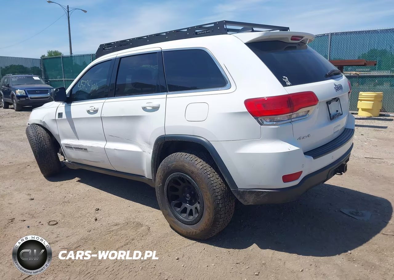 2019 Jeep Grand Cherokee Laredo E 4X4 VIN:1C4RJFAG6KC669801 - 3