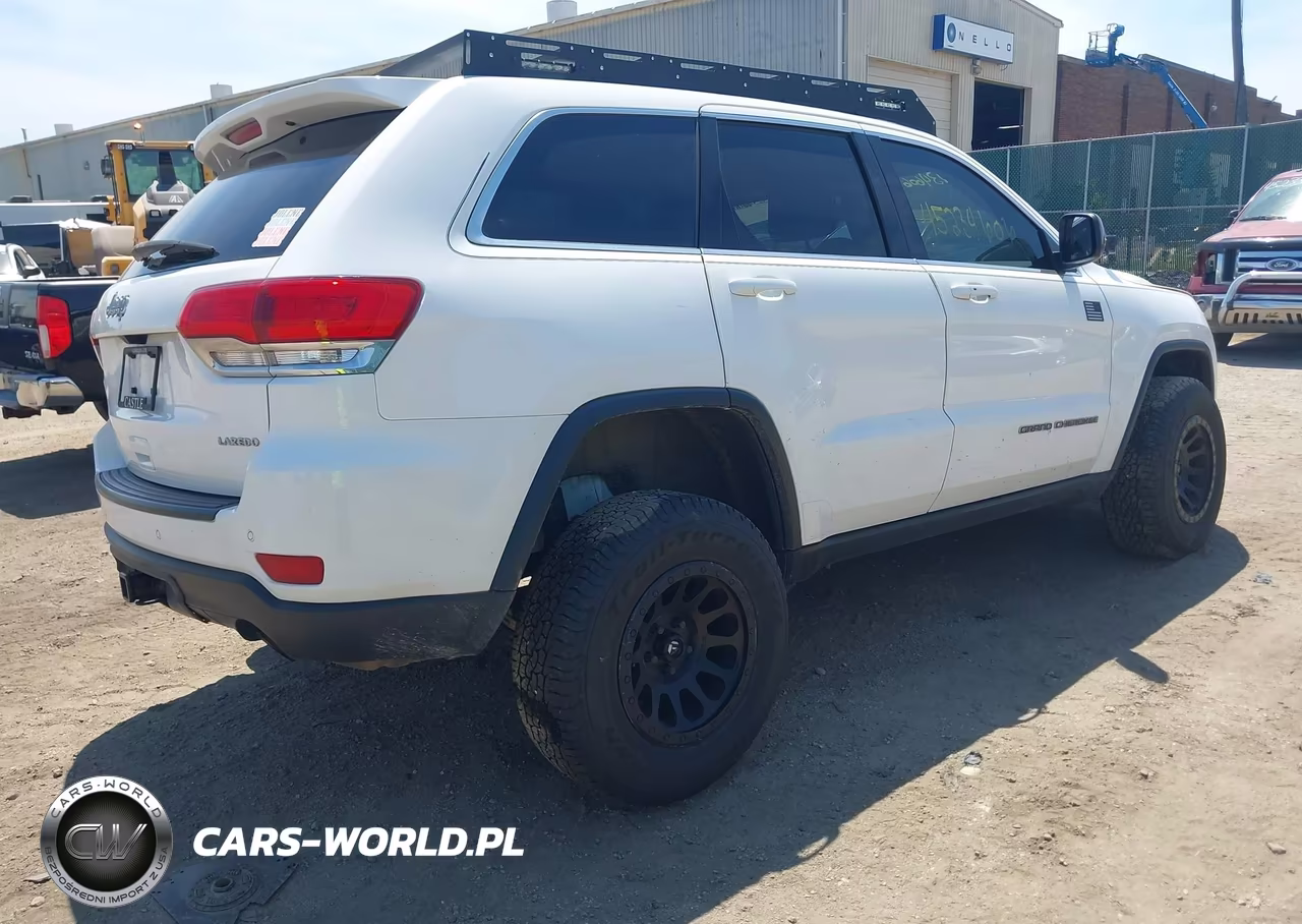 2019 Jeep Grand Cherokee Laredo E 4X4 VIN:1C4RJFAG6KC669801 - 4