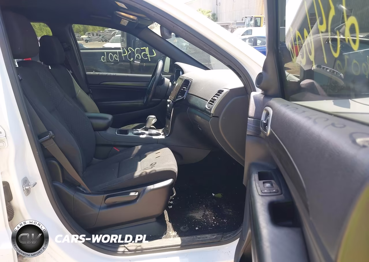 2019 Jeep Grand Cherokee Laredo E 4X4 VIN:1C4RJFAG6KC669801 - 5