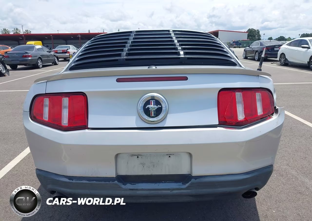 2011 Ford Mustang V6 Premium VIN:1ZVBP8AM6B5159015 - 16