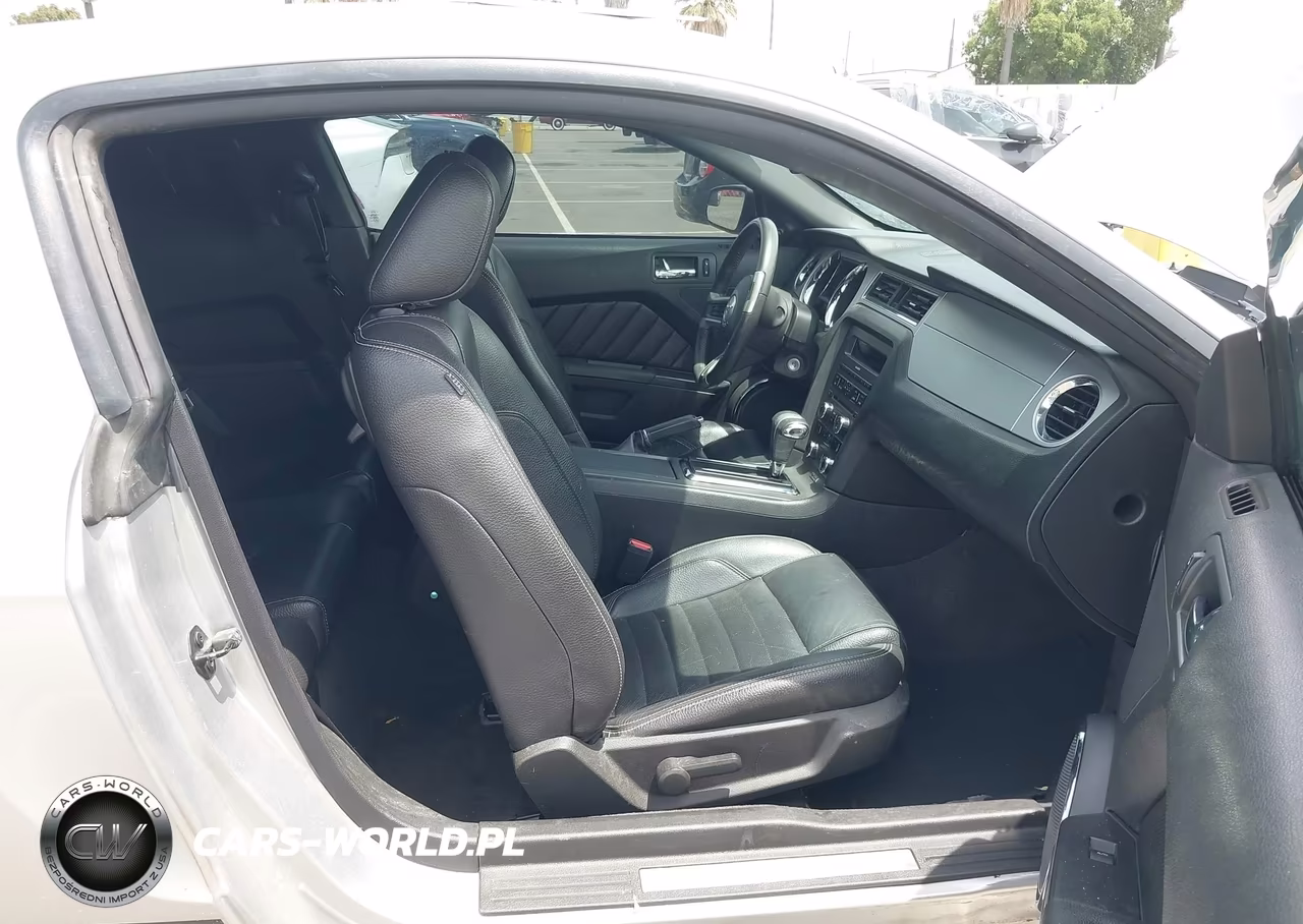 2011 Ford Mustang V6 Premium VIN:1ZVBP8AM6B5159015 - 5