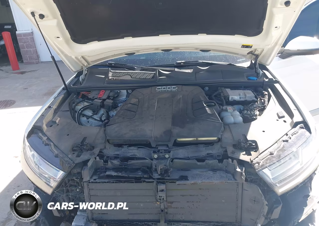 2018 Audi Q7 3.0T Premium VIN:WA1LAAF77JD016110 - 10
