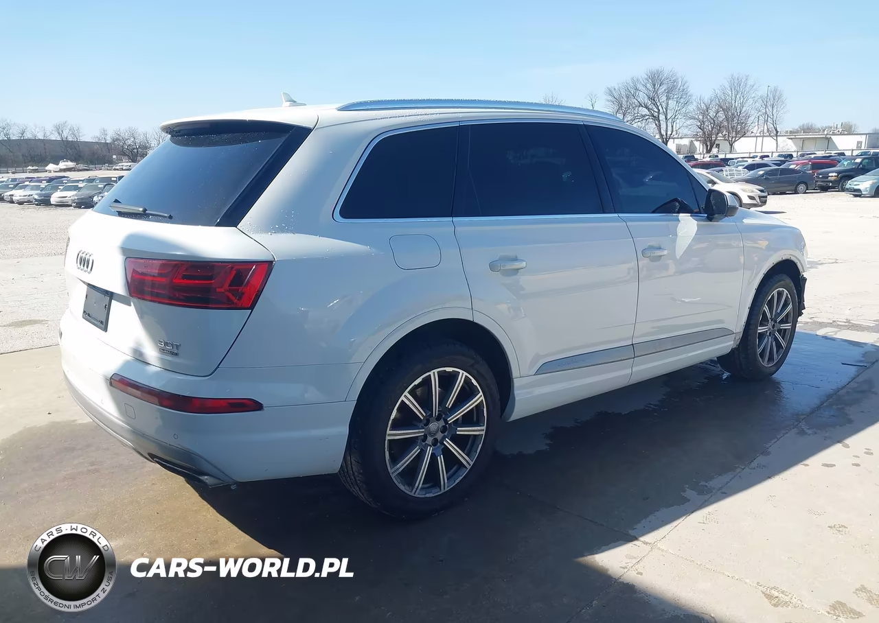 2018 Audi Q7 3.0T Premium VIN:WA1LAAF77JD016110 - 4