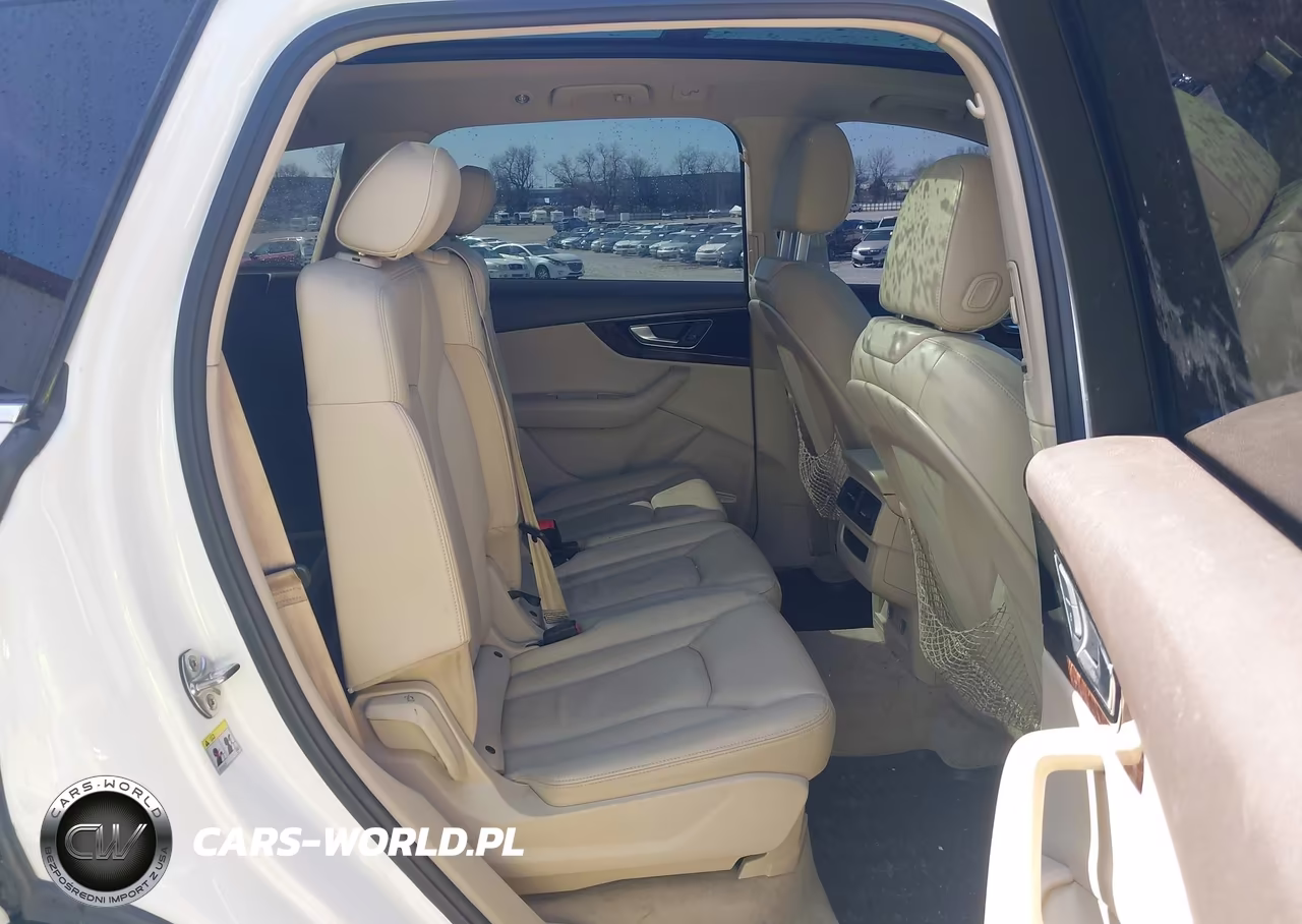 2018 Audi Q7 3.0T Premium VIN:WA1LAAF77JD016110 - 8