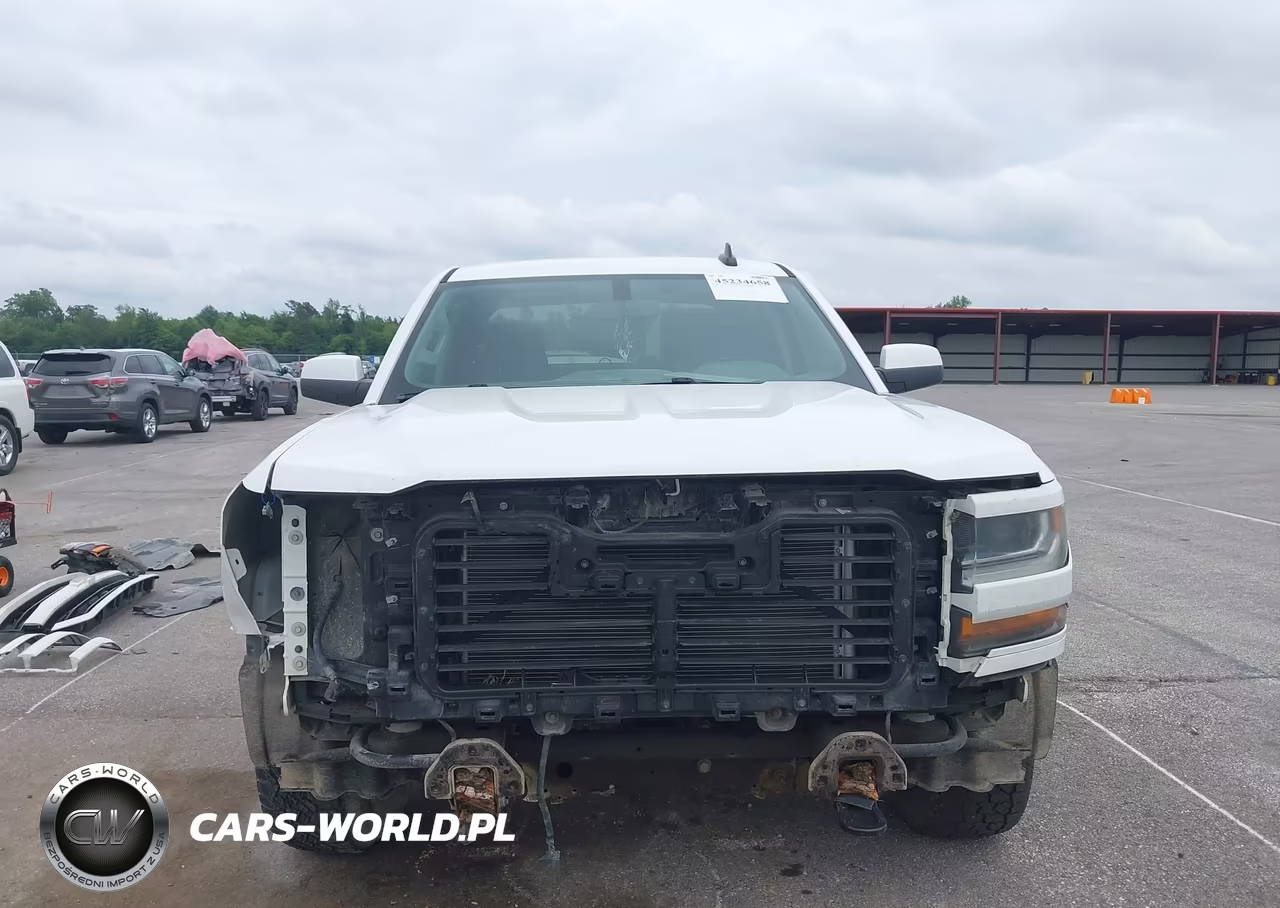 2018 Chevrolet Silverado 1500 2Lt VIN:3GCUKREC6JG119784 - 13