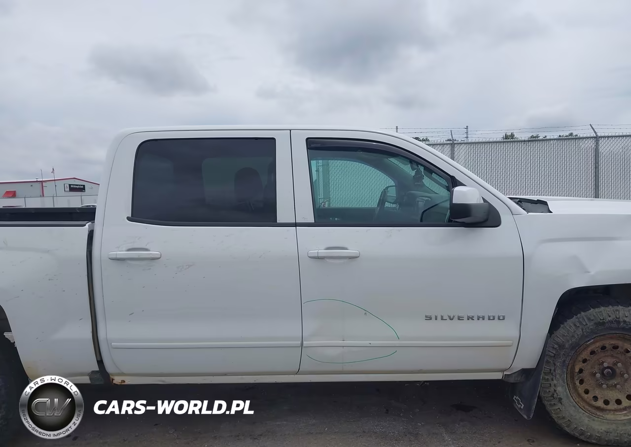 2018 Chevrolet Silverado 1500 2Lt VIN:3GCUKREC6JG119784 - 14