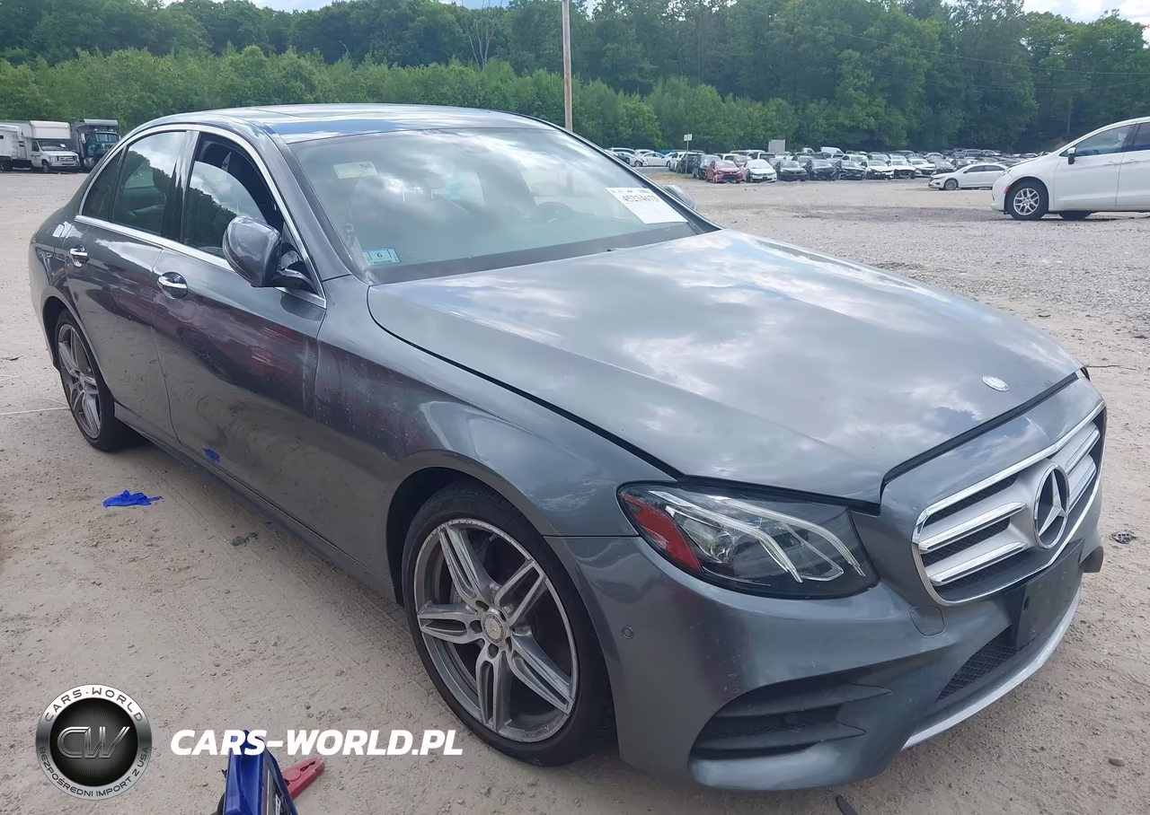 2017 Mercedes-Benz E 300 4Matic – zdjęcie 1 z 15