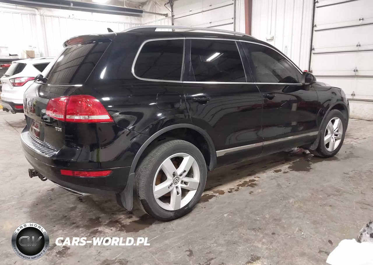 2012 Volkswagen Touareg Tdi Lux VIN:WVGFK9BP3CD003728 - 4