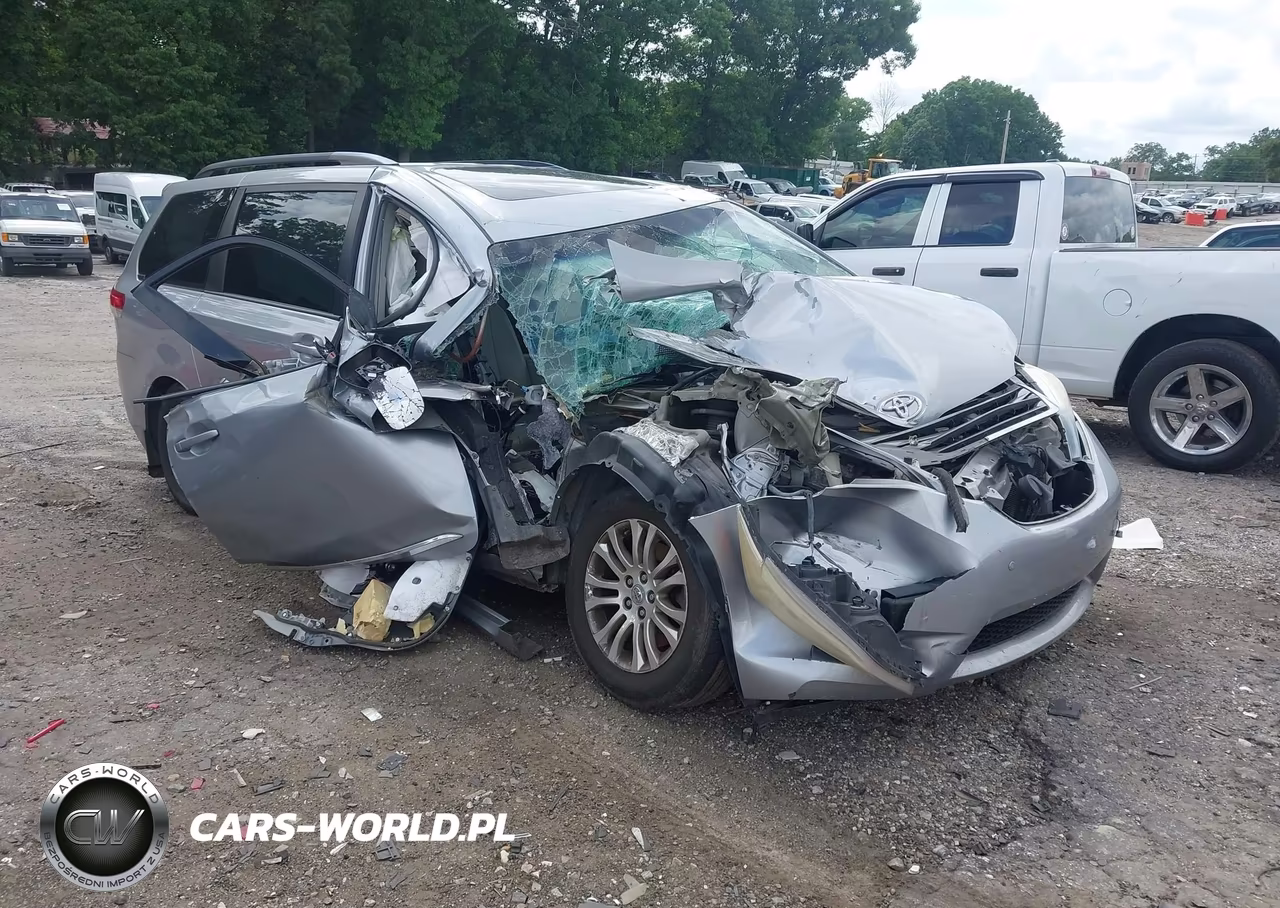 2013 Toyota Sienna Xle V6 8 Passenger – zdjęcie 1 z 16