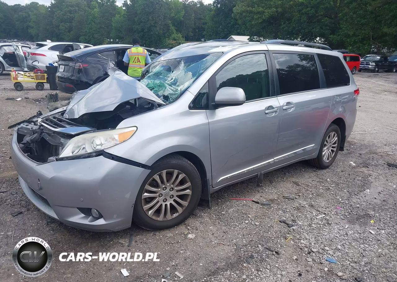2013 Toyota Sienna Xle V6 8 Passenger VIN:5TDYK3DC9DS318902 - 2