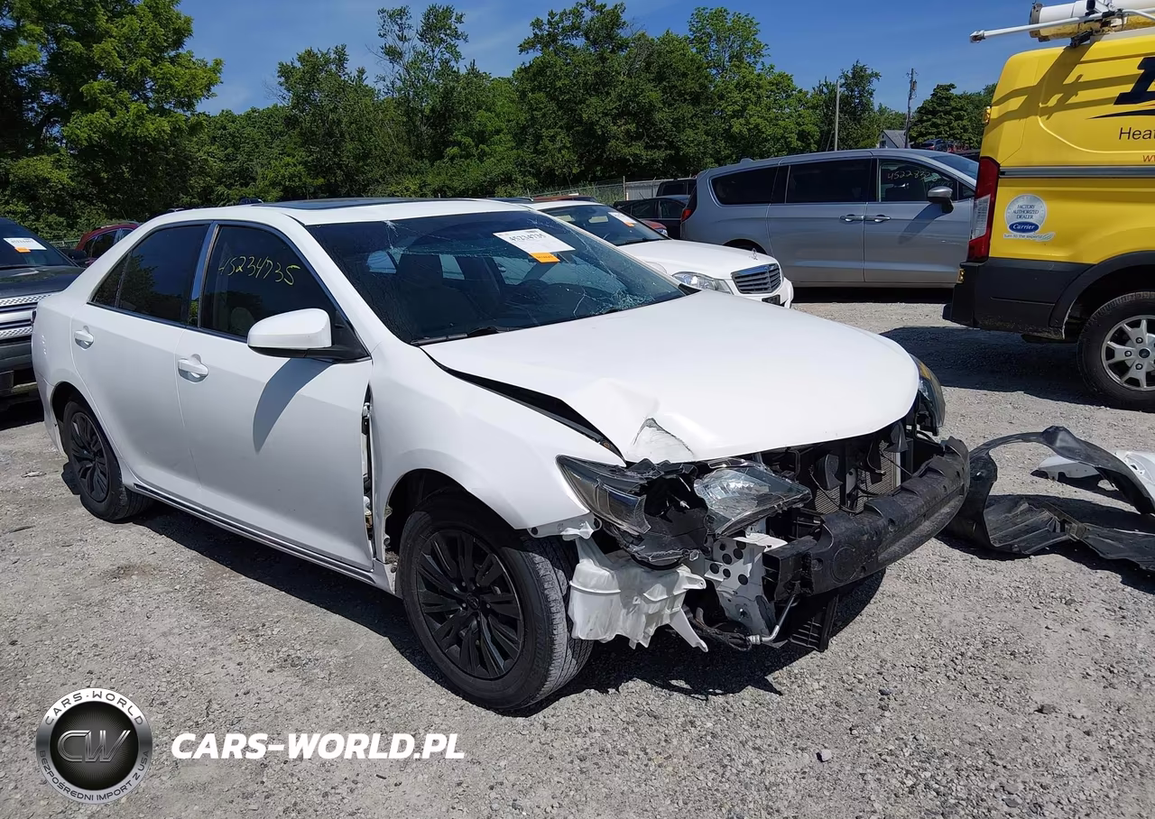 2012 Toyota Camry Le – zdjęcie 1 z 17