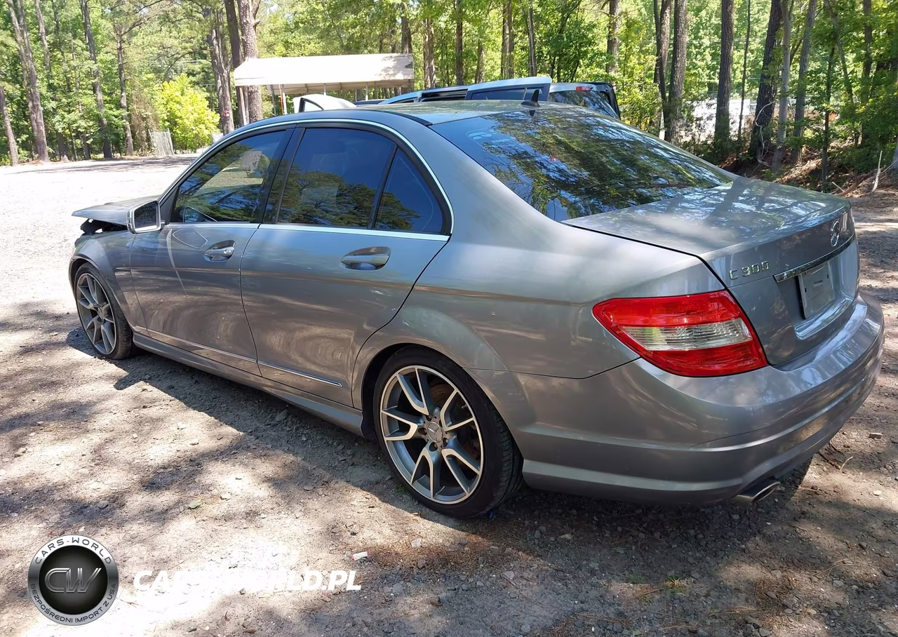 2011 Mercedes-Benz C 300 Sport 4Matic VIN:WDDGF8BB2BR175851 - 3