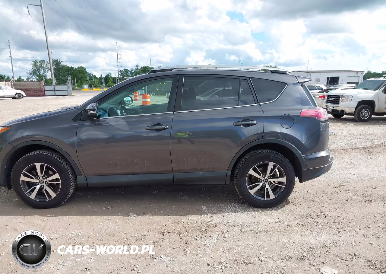 2018 Toyota Rav4 Xle VIN:2T3RFREV4JW704164 - 14