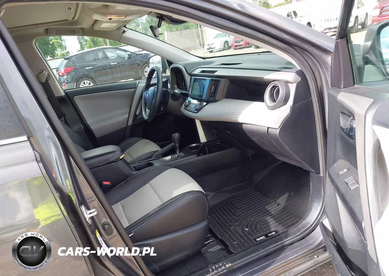 2018 Toyota Rav4 Xle VIN:2T3RFREV4JW704164 - 5