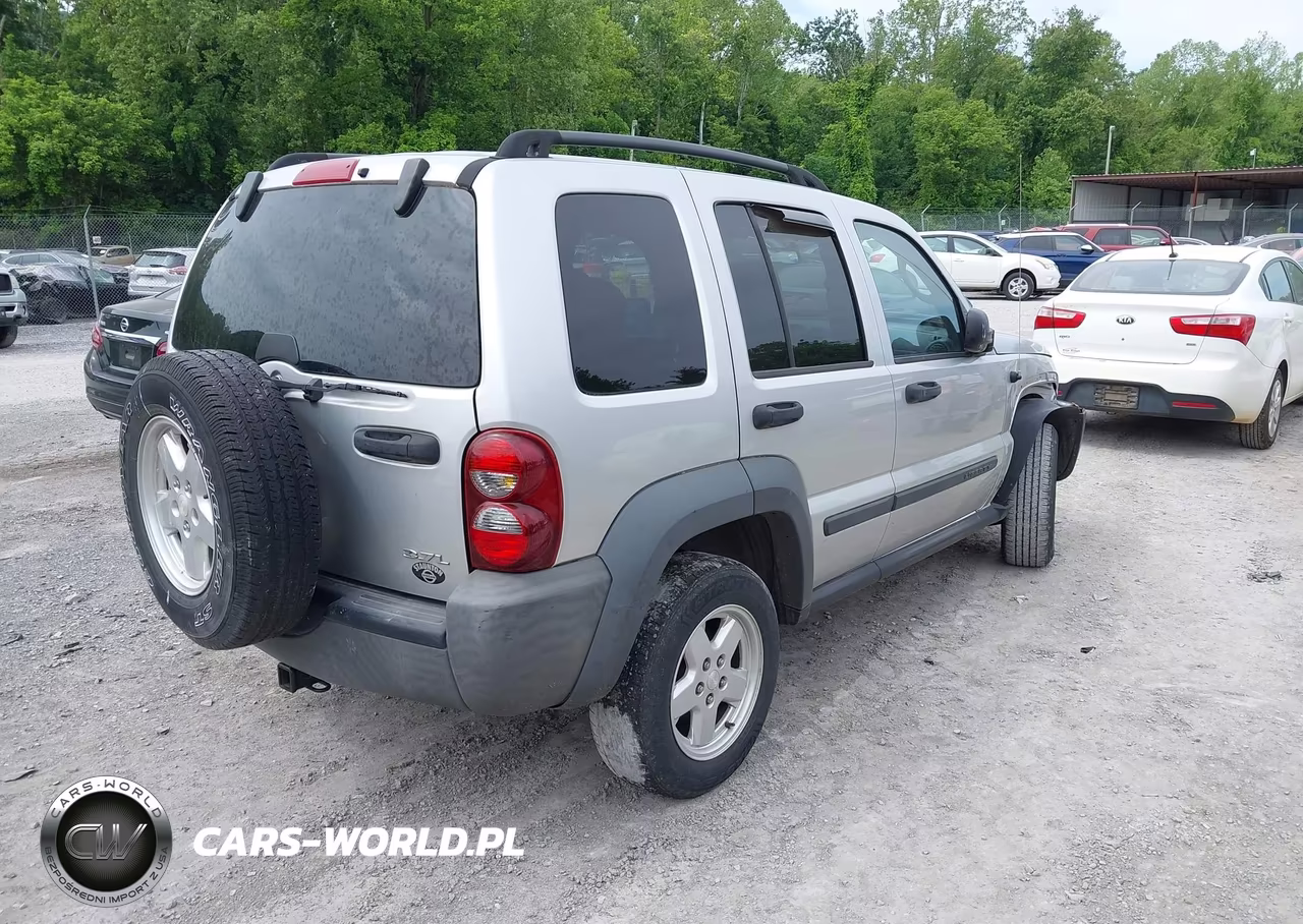 2007 Jeep Liberty Sport VIN:1J4GL48K87W513632 - 4