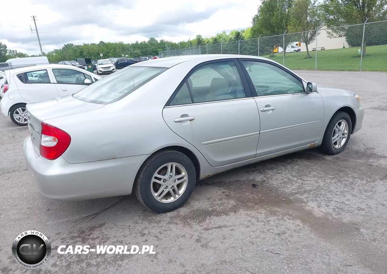 2003 Toyota Camry Le VIN:4T1BE32KX3U708047 - 4