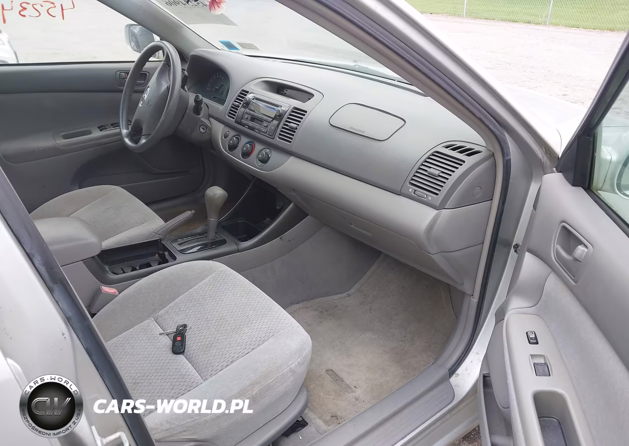 2003 Toyota Camry Le VIN:4T1BE32KX3U708047 - 5