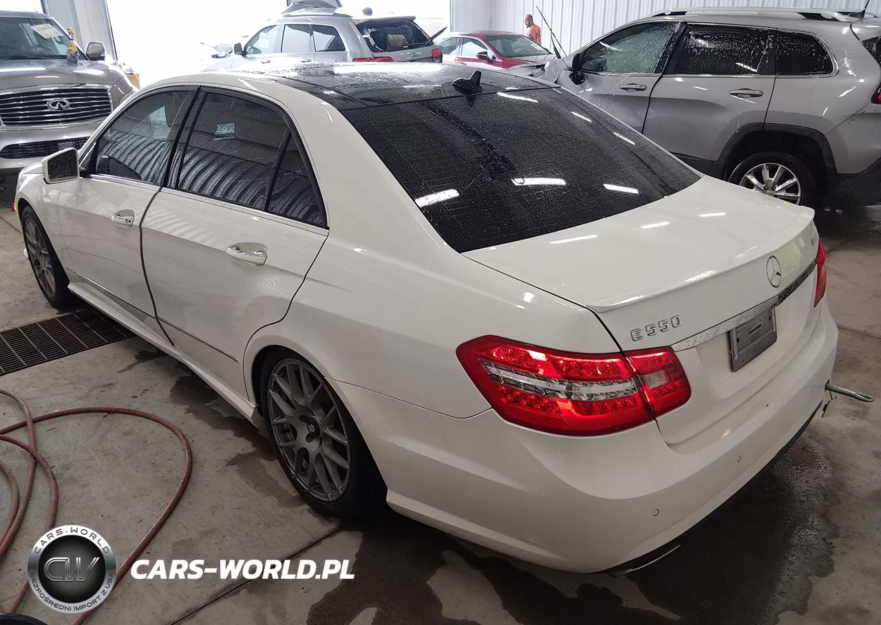 2011 Mercedes-Benz E 550 4Matic VIN:WDDHF9AB7BA502318 - 3