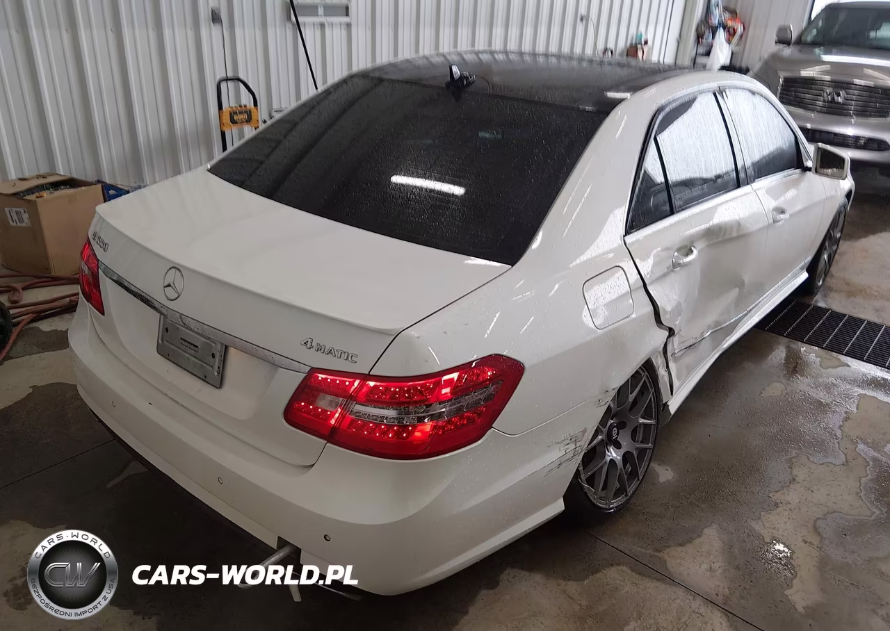 2011 Mercedes-Benz E 550 4Matic VIN:WDDHF9AB7BA502318 - 4