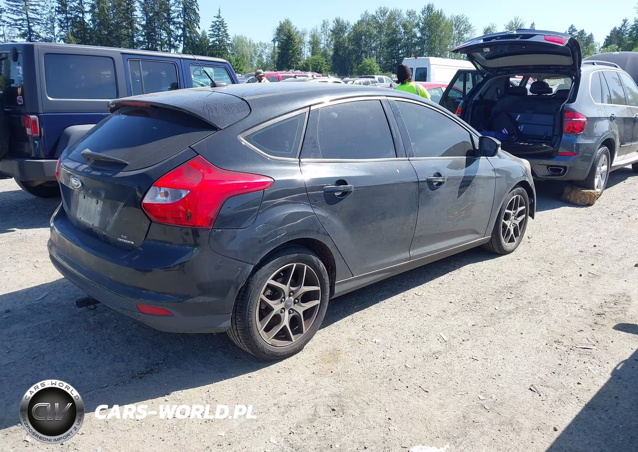 2013 Ford Focus Se VIN:1FADP3K22DL247995 - 4