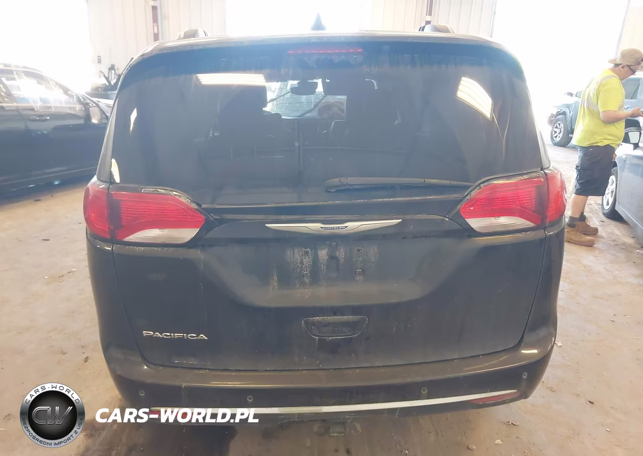 2018 Chrysler Pacifica Touring L VIN:2C4RC1BG5JR166956 - 15