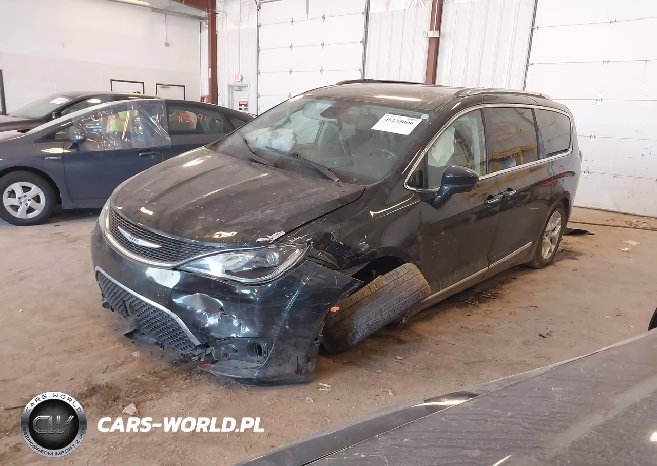 2018 Chrysler Pacifica Touring L VIN:2C4RC1BG5JR166956 - 2