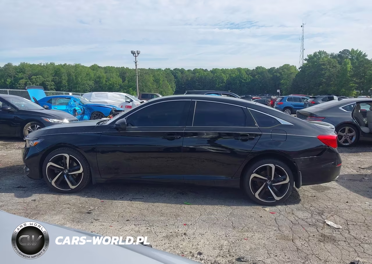 2018 Honda Accord Sport VIN:1HGCV1F3XJA173298 - 14