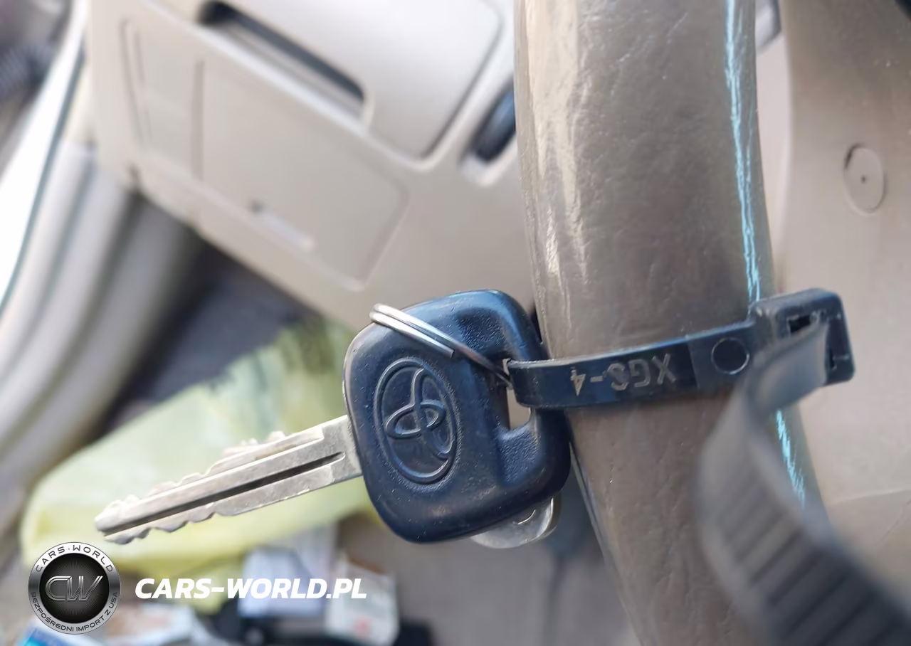 2003 Toyota Camry Le VIN:4T1BE32K53U188968 - 11