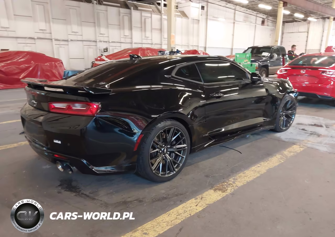 2018 Chevrolet Camaro Zl1 VIN:1G1FK1R63J0126736 - 4