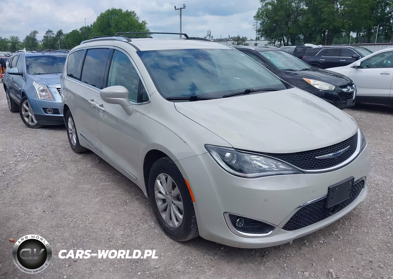 2019 Chrysler Pacifica Touring L – zdjęcie 1 z 17