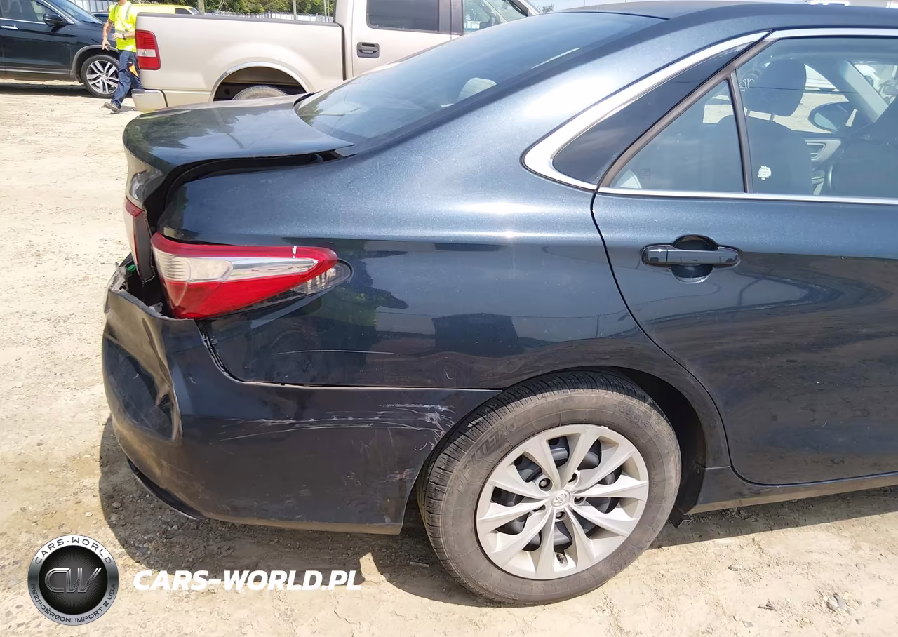 2017 Toyota Camry Le VIN:4T1BF1FK1HU394033 - 18