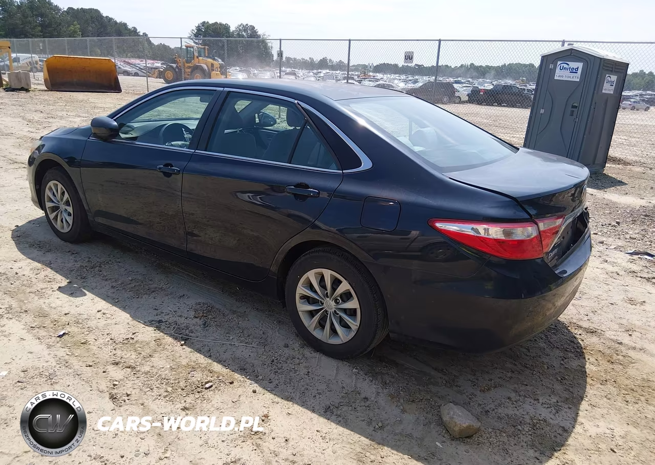 2017 Toyota Camry Le VIN:4T1BF1FK1HU394033 - 3