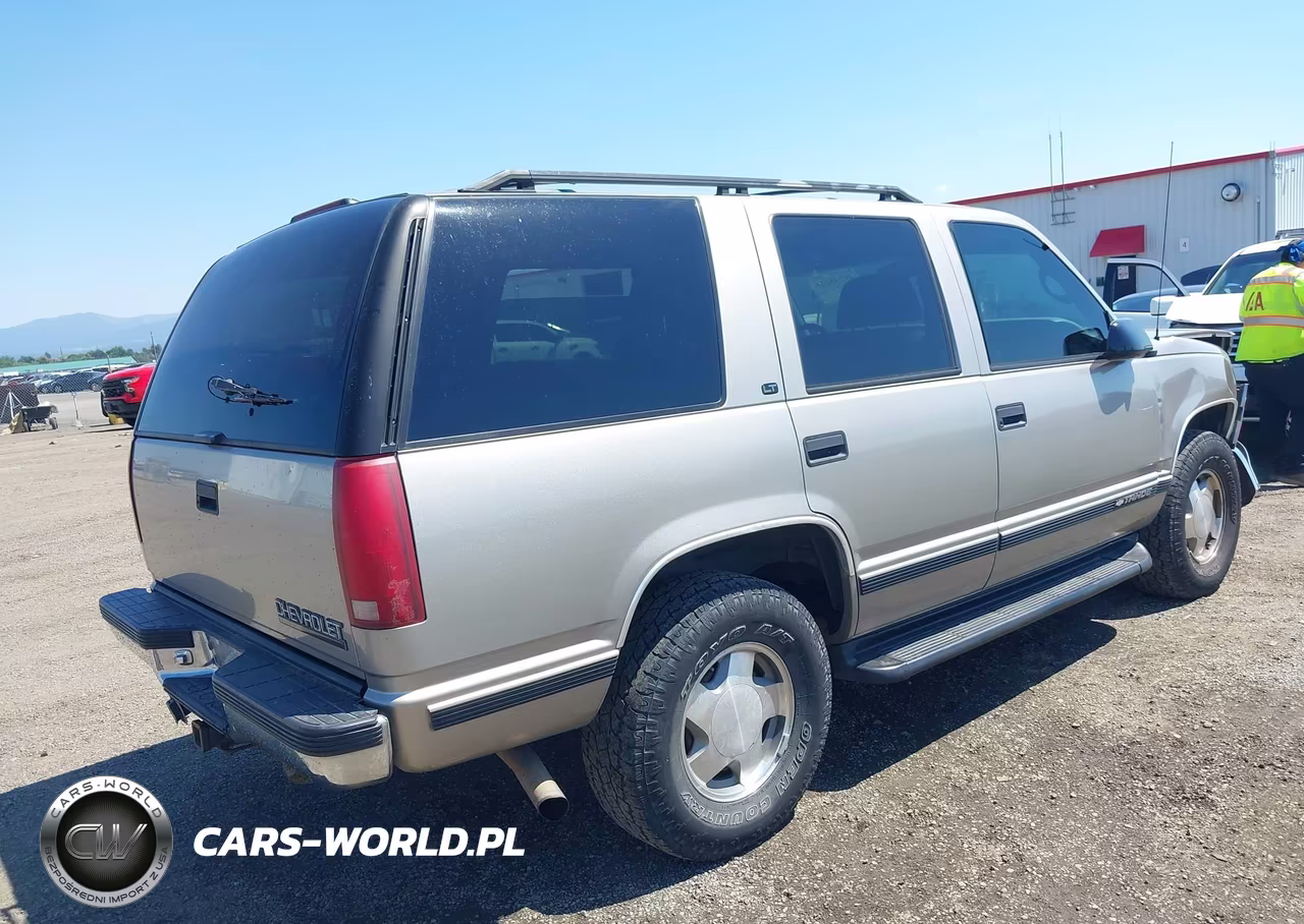 1999 Chevrolet Tahoe Ls VIN:1GNEK13R0XJ467804 - 4