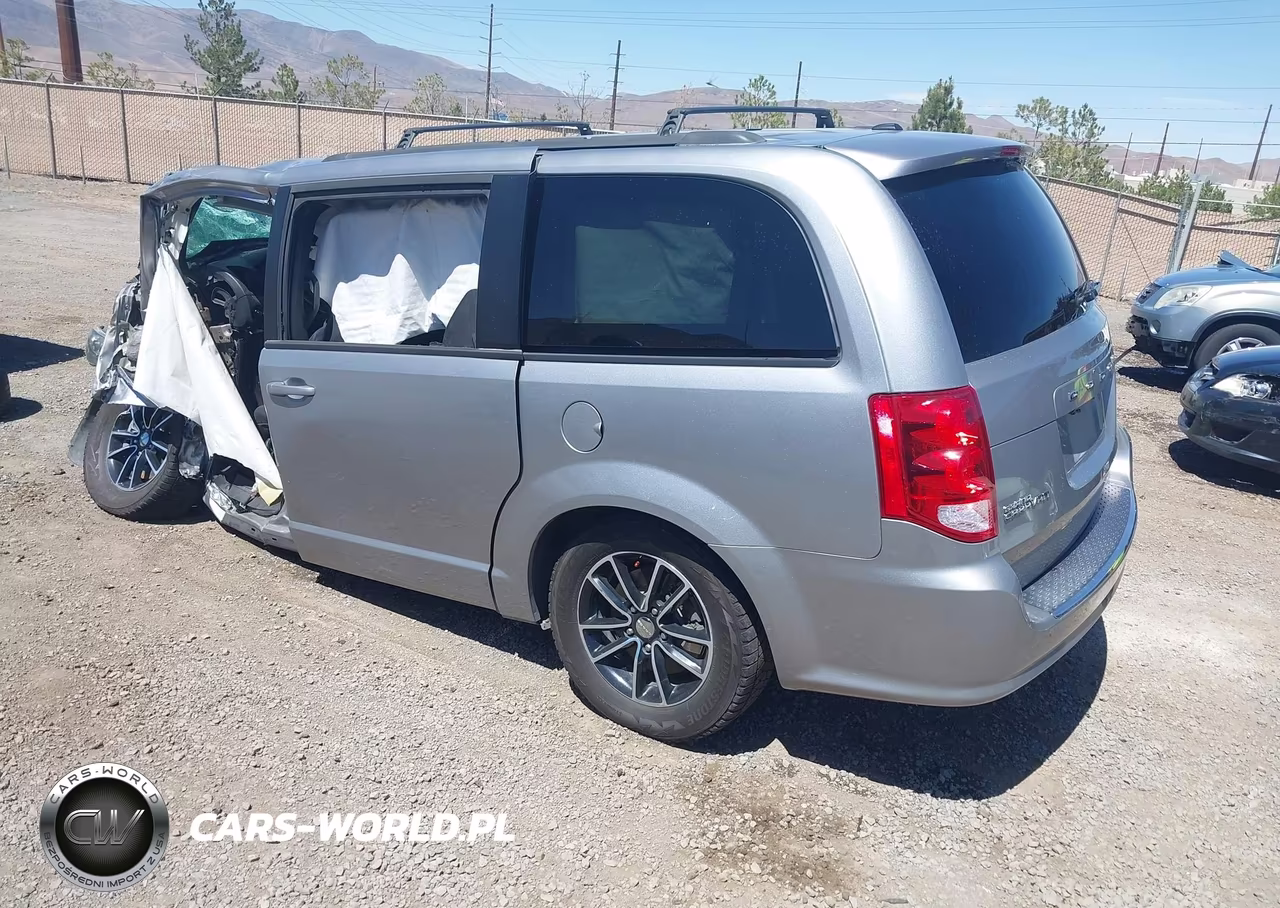 2018 Dodge Grand Caravan Gt VIN:2C4RDGEG3JR284158 - 3