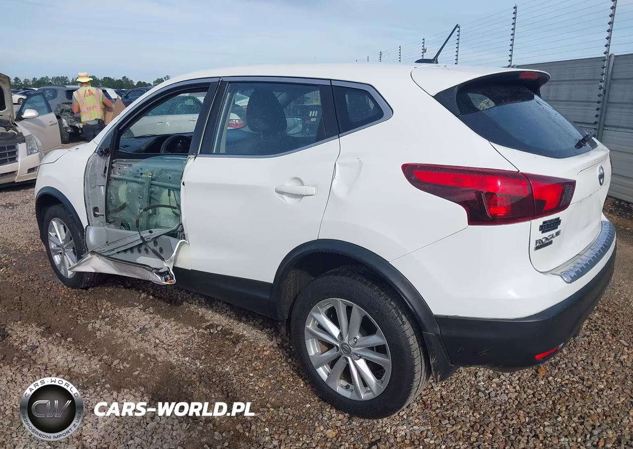 2018 Nissan Rogue Sport S VIN:JN1BJ1CP3JW183562 - 3