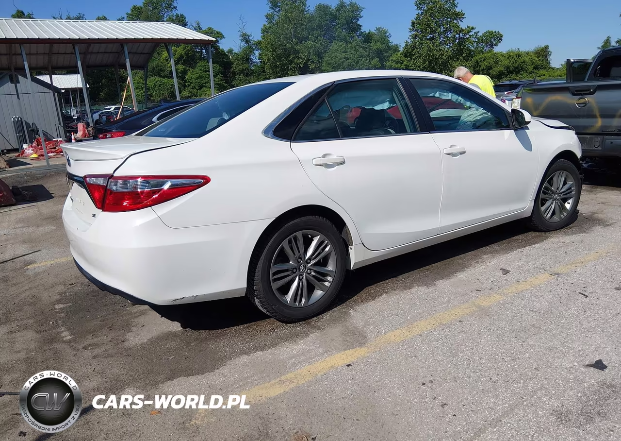 2017 Toyota Camry VIN:4T1BF1FK4HU336627 - 4