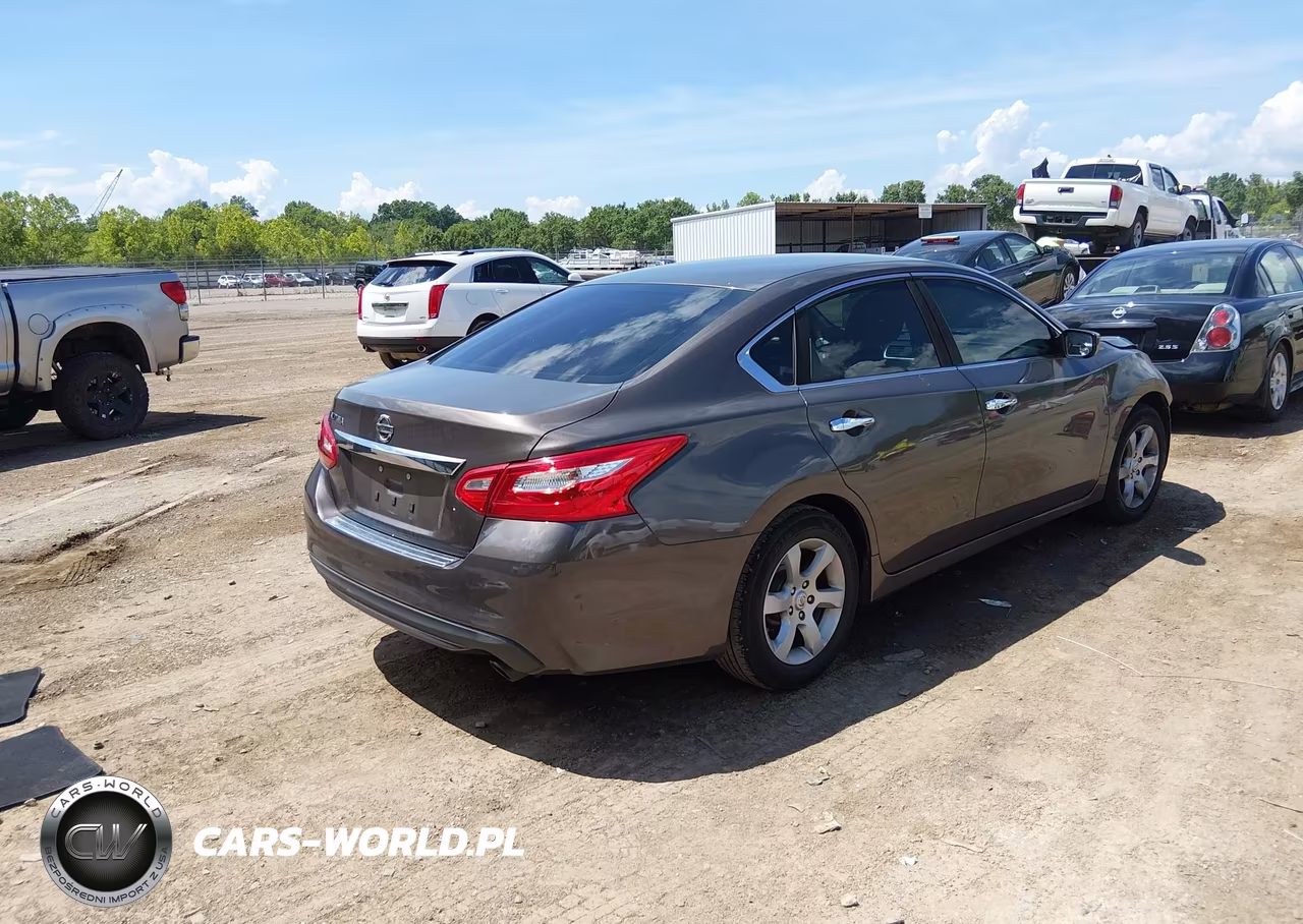 2016 Nissan Altima 2.5 S VIN:1N4AL3AP1GN332461 - 4