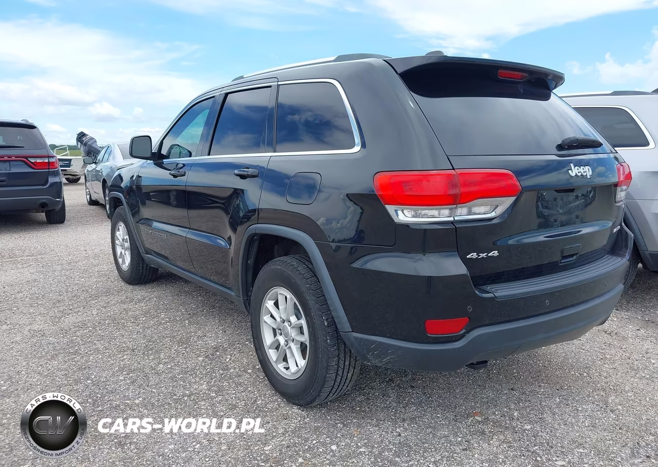 2019 Jeep Grand Cherokee Laredo E 4X4 VIN:1C4RJFAG2KC754148 - 3