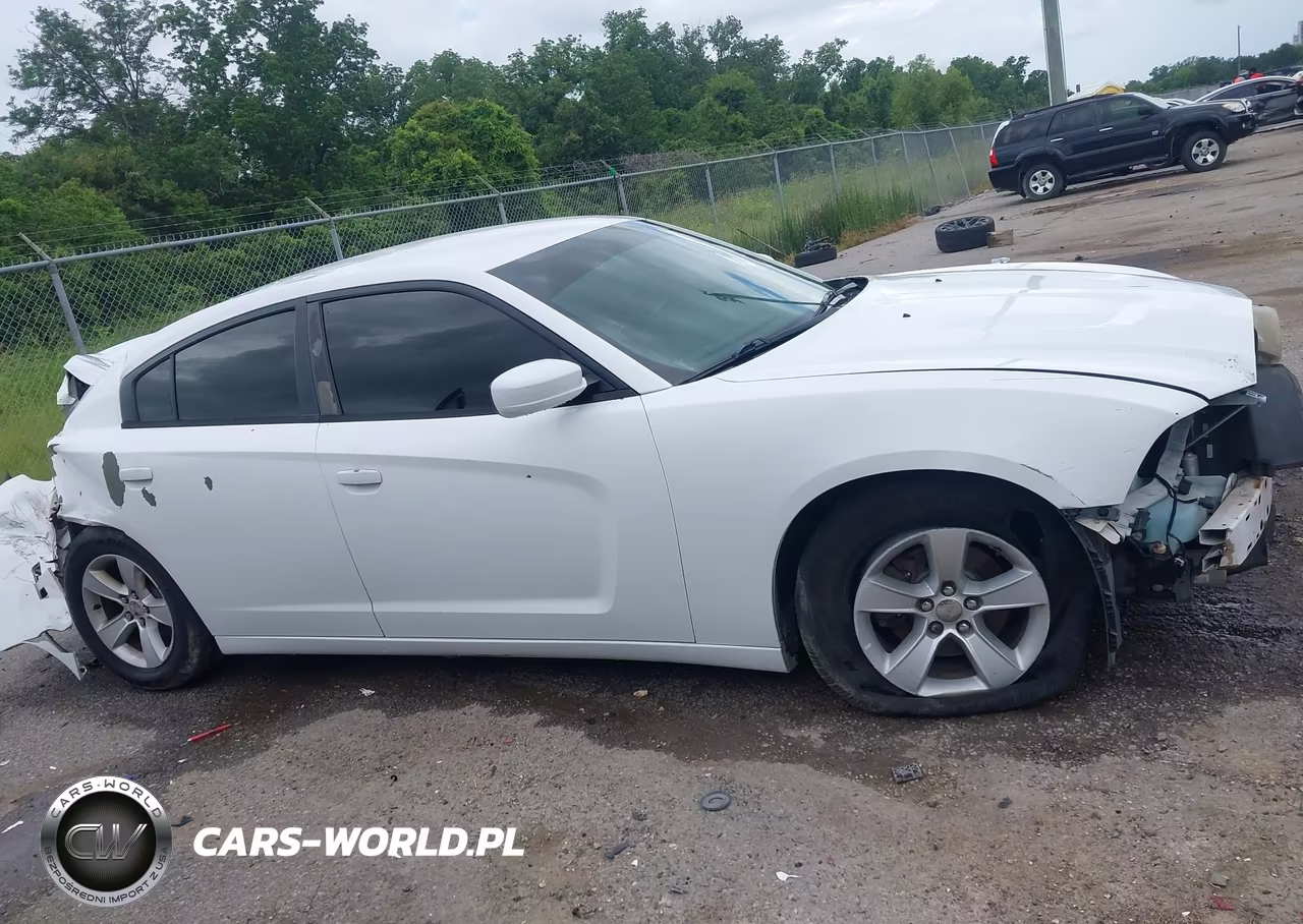 2011 Dodge Charger VIN:2B3CL3CG2BH607113 - 13