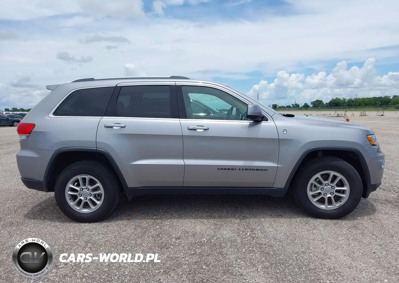 2019 Jeep Grand Cherokee Laredo E 4X4 VIN:1C4RJFAG2KC748642 - 13