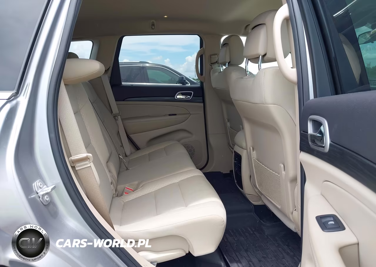 2019 Jeep Grand Cherokee Laredo E 4X4 VIN:1C4RJFAG2KC748642 - 8