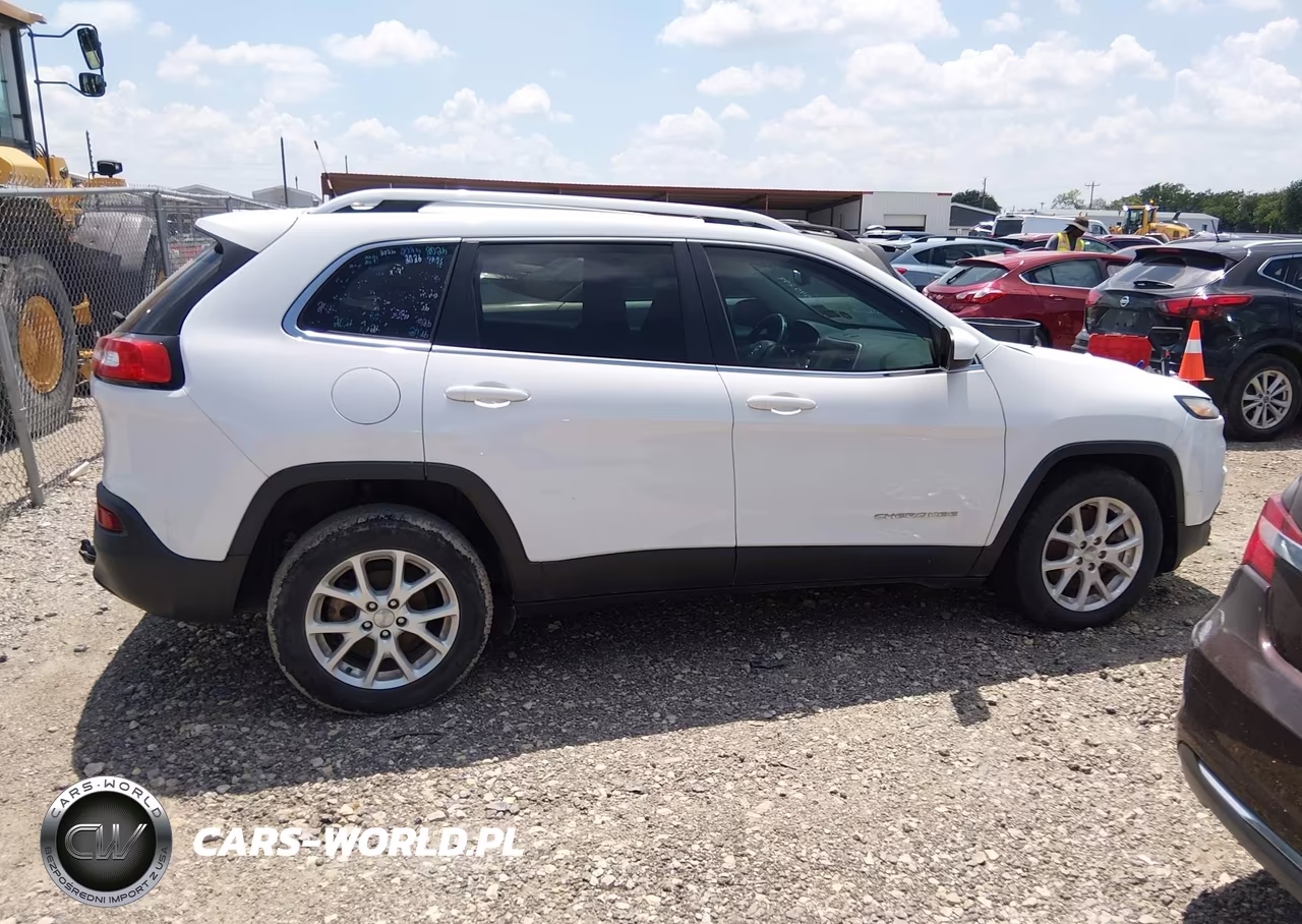 2016 Jeep Cherokee Latitude VIN:1C4PJLCBXGW352049 - 12