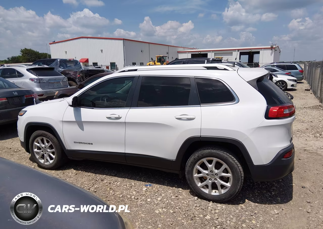 2016 Jeep Cherokee Latitude VIN:1C4PJLCBXGW352049 - 13