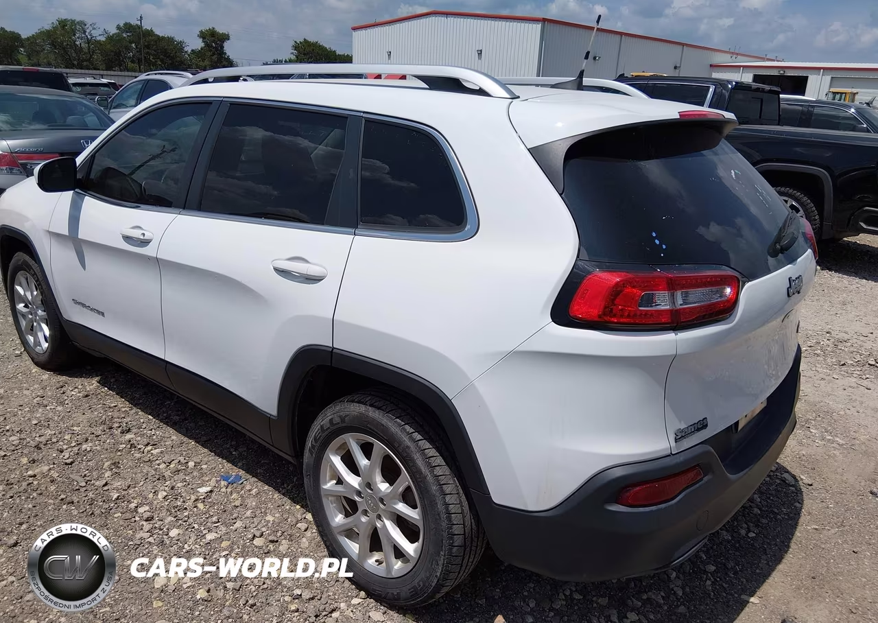 2016 Jeep Cherokee Latitude VIN:1C4PJLCBXGW352049 - 3