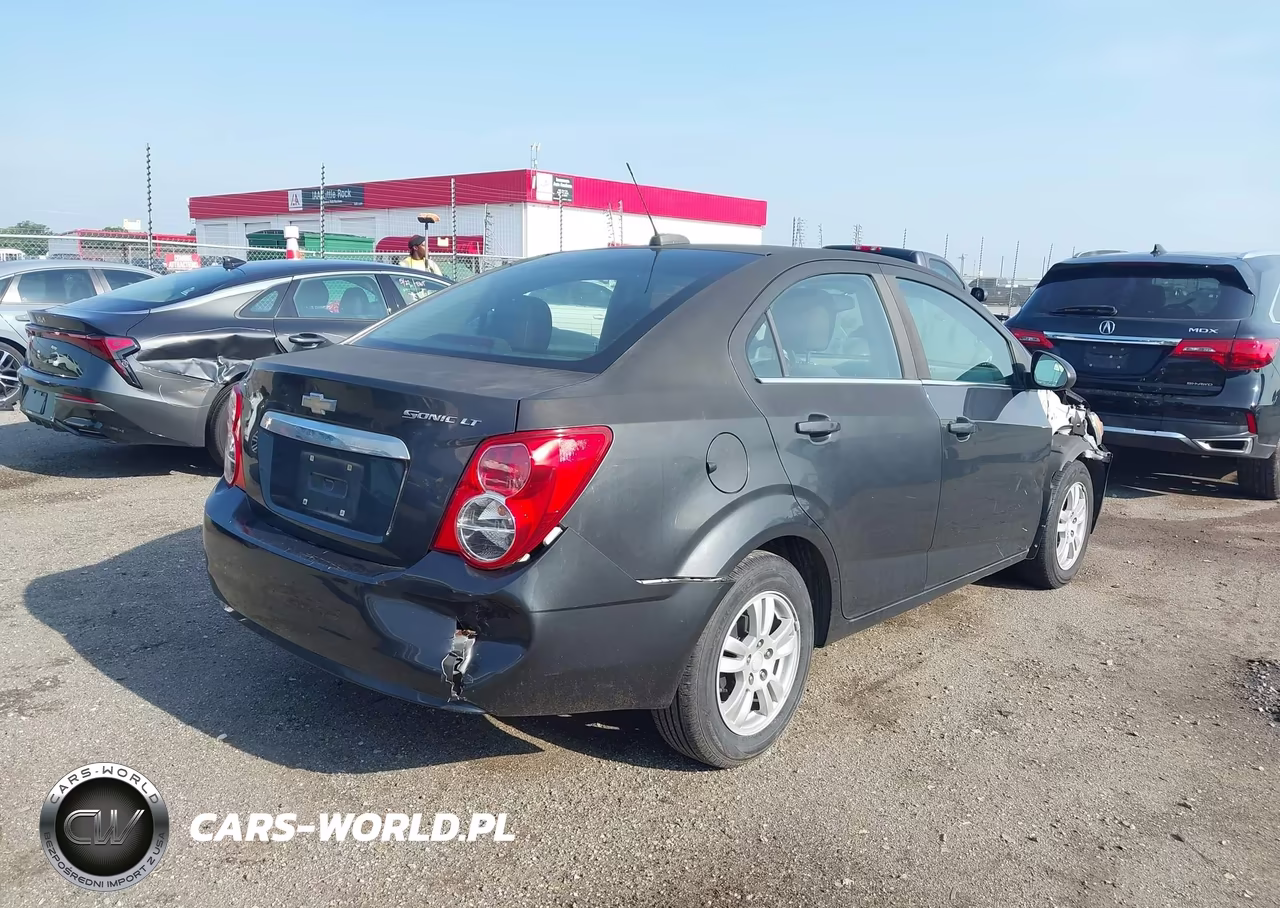 2015 Chevrolet Sonic Lt Auto VIN:1G1JC5SG2F4213349 - 4